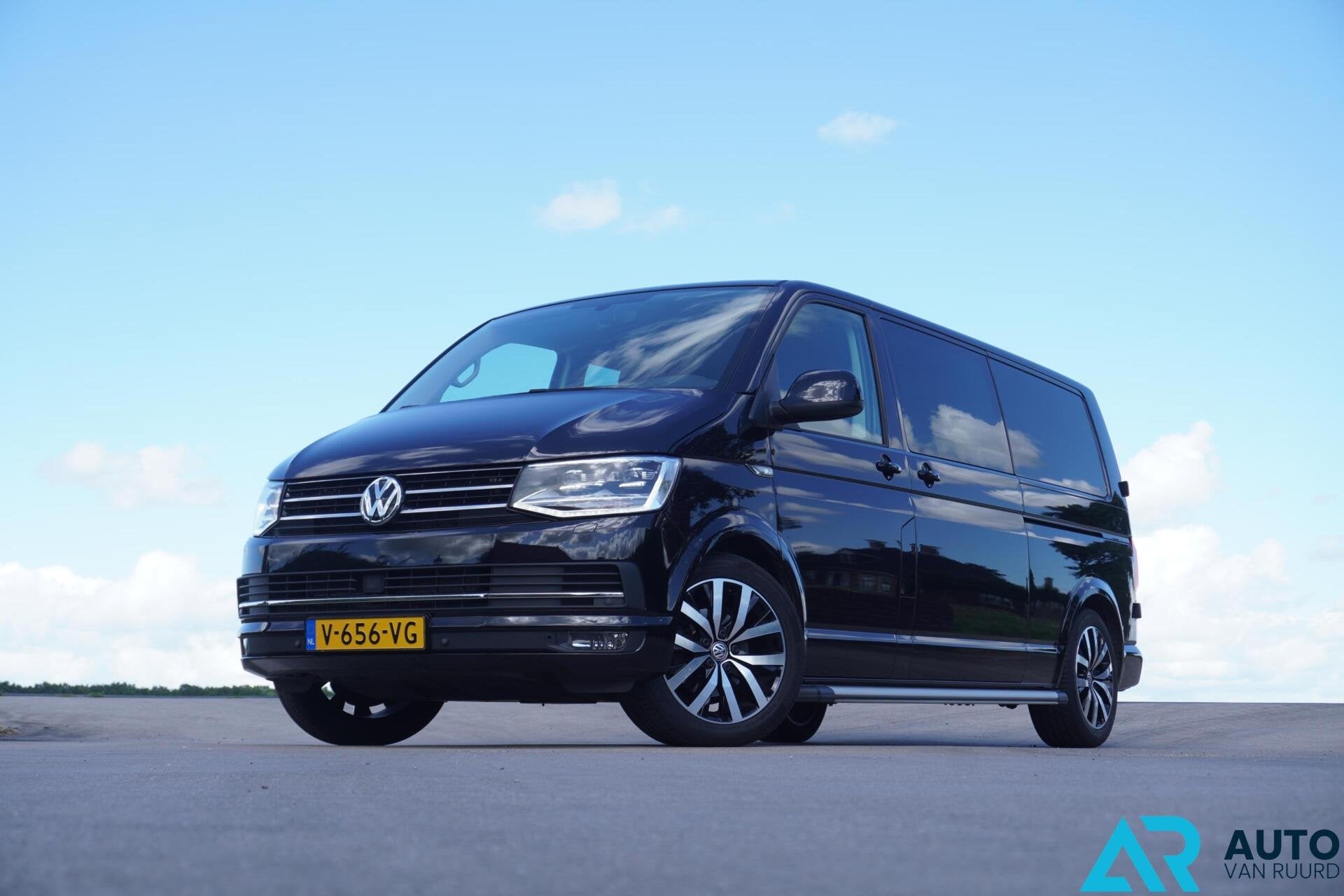 Volkswagen Transporter 2.0 TDI L2H1 DC * LED * MARGE * LUXE, Stof, Gebruikt, 4 cilinders, 150 pk