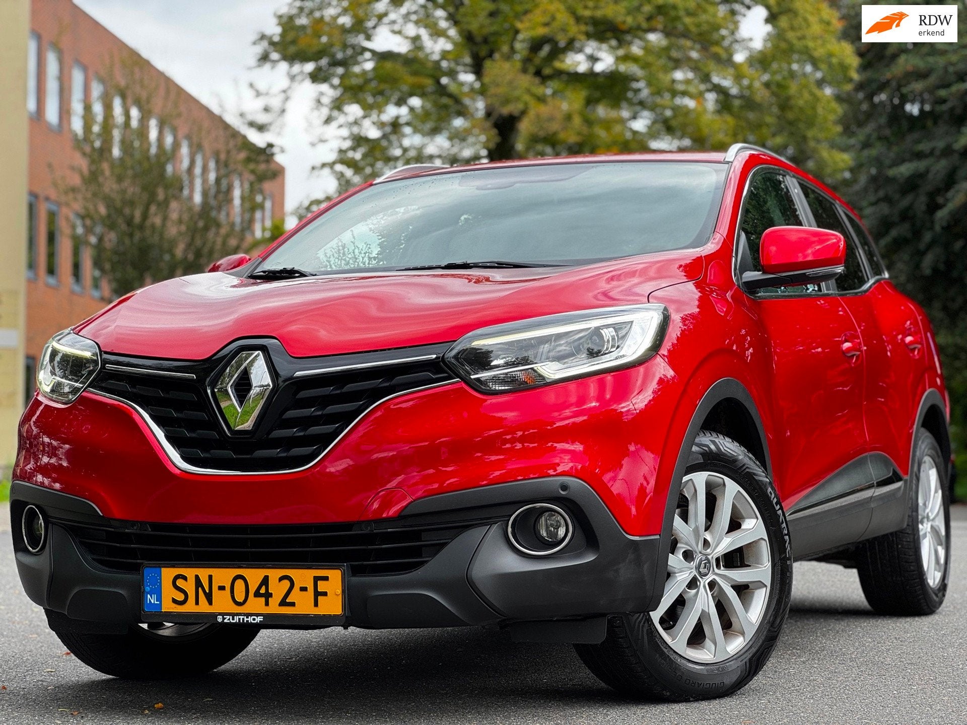 Renault Kadjar 1.2 TCe Bose|AUT|NAVI|TREKHAAK|CRUISE|PSENSOR, Auto's, Gebruikt, Euro 6, 4 cilinders, Geïmporteerd