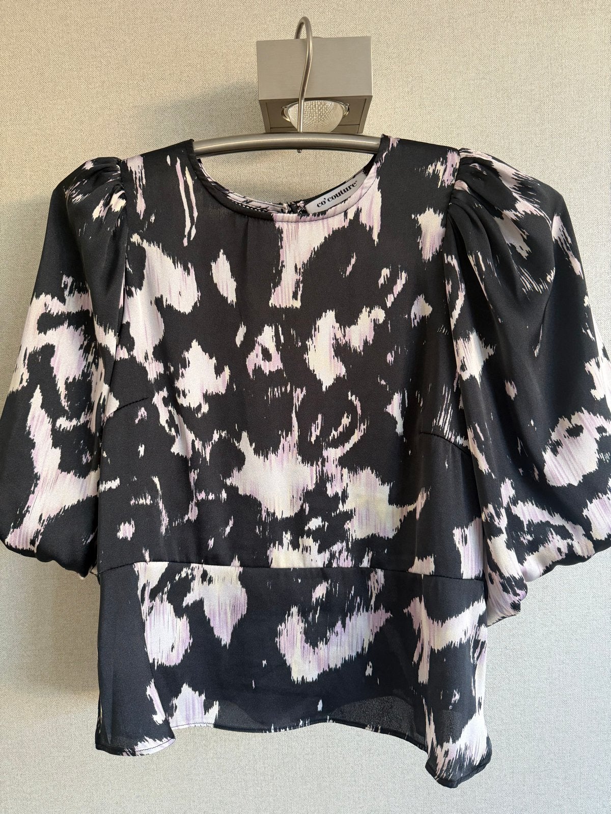 Co'Couture blouse met pofmouwen en abstracte print, Zwart, Nieuw, Ophalen of Verzenden, Korte mouw