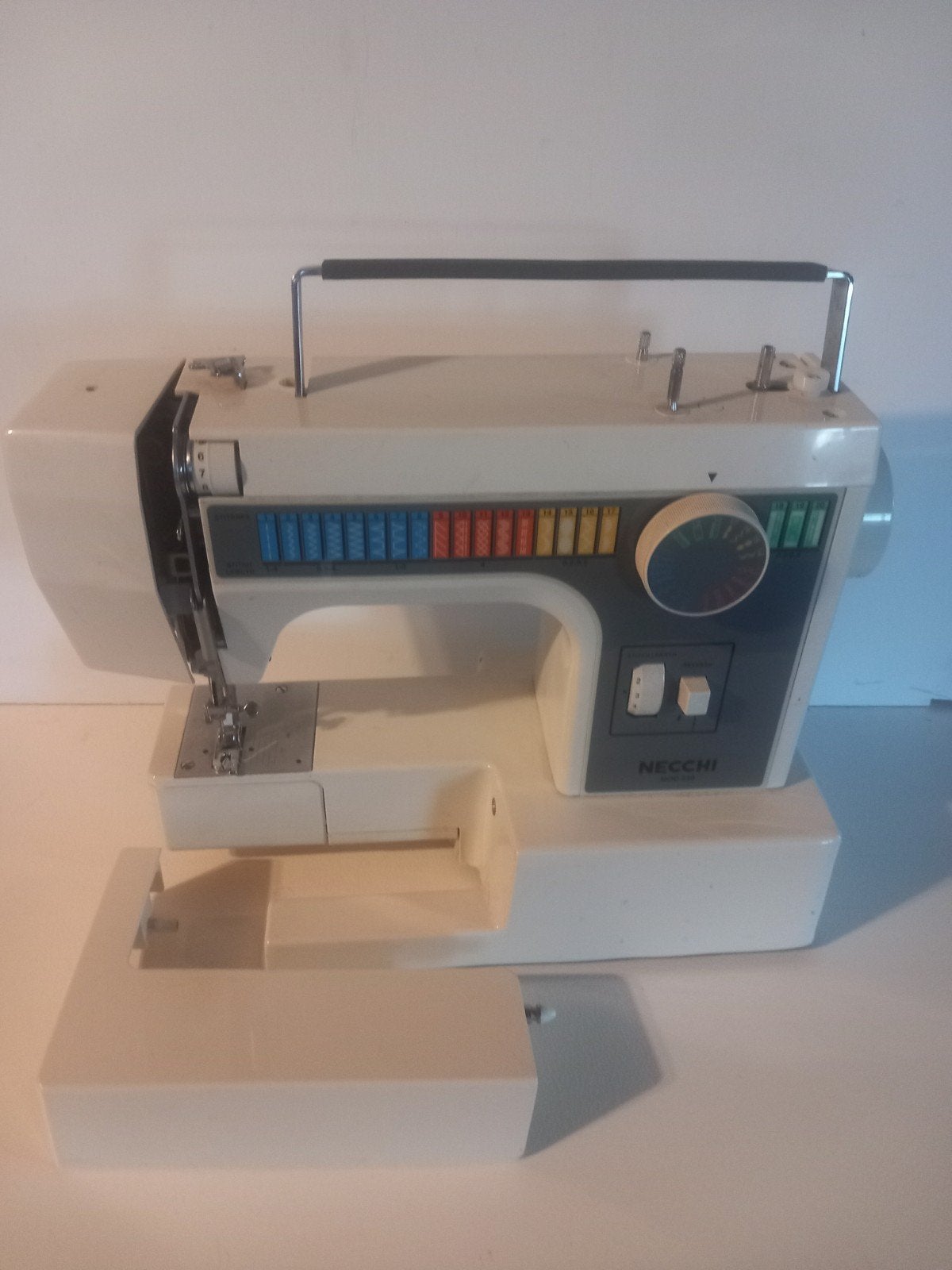 NECHI 559 naaimachine compleet met voetpedaal, Hobby en Vrije tijd, Naaimachines en Toebehoren, Ophalen of Verzenden, Gebruikt