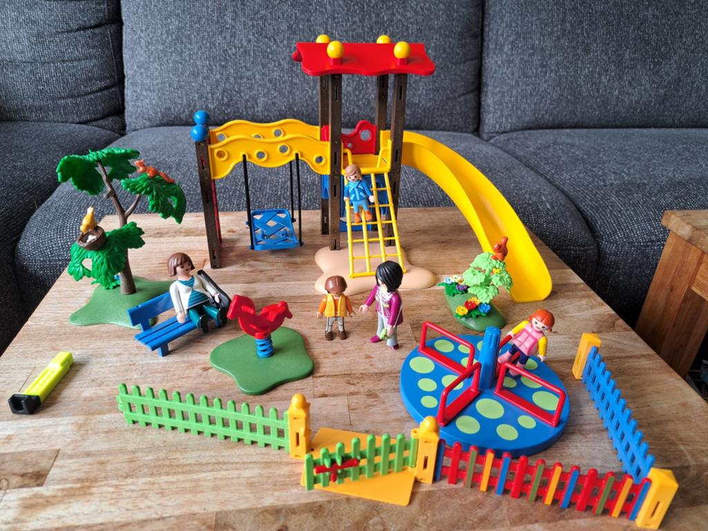 Playmobil Speeltuin met veel accessoires, Ophalen of Verzenden, Gebruikt, Schommel