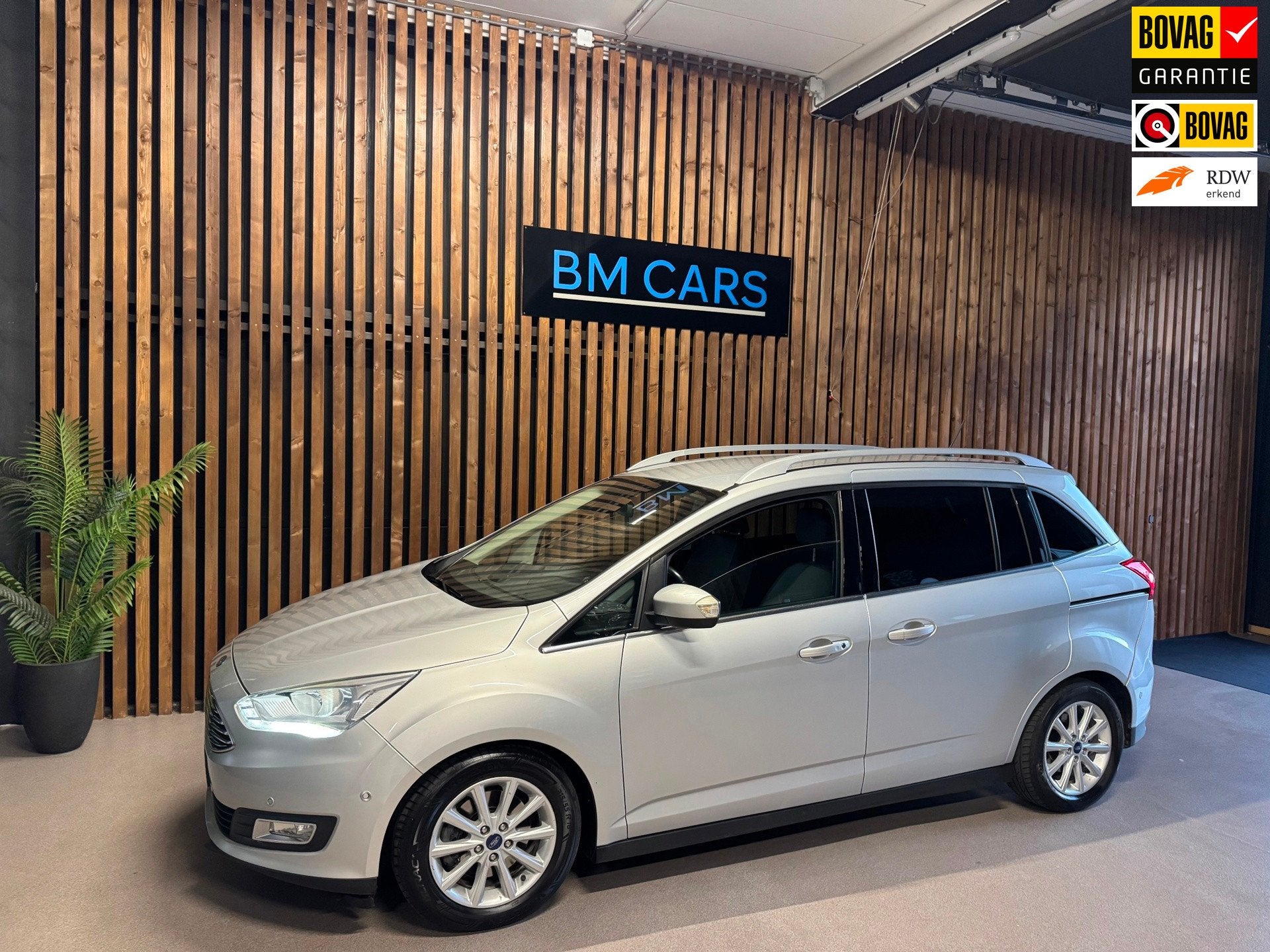 Ford Grand C-Max 1.0 Titanium 7PERS, Led, Navigatie, Voorwielaandrijving, 745 kg, 125 pk, Gebruikt