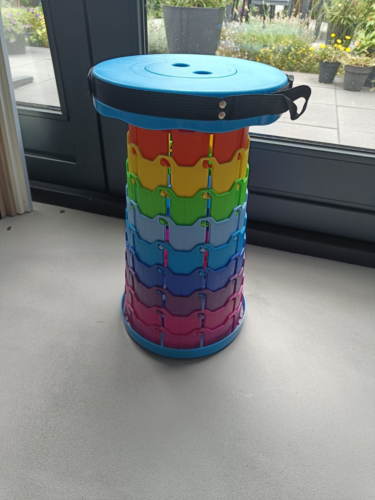 Telescopische kruk in regenboogkleuren, Ophalen of Verzenden, In hoogte verstelbaar, Zo goed als nieuw, Kunststof