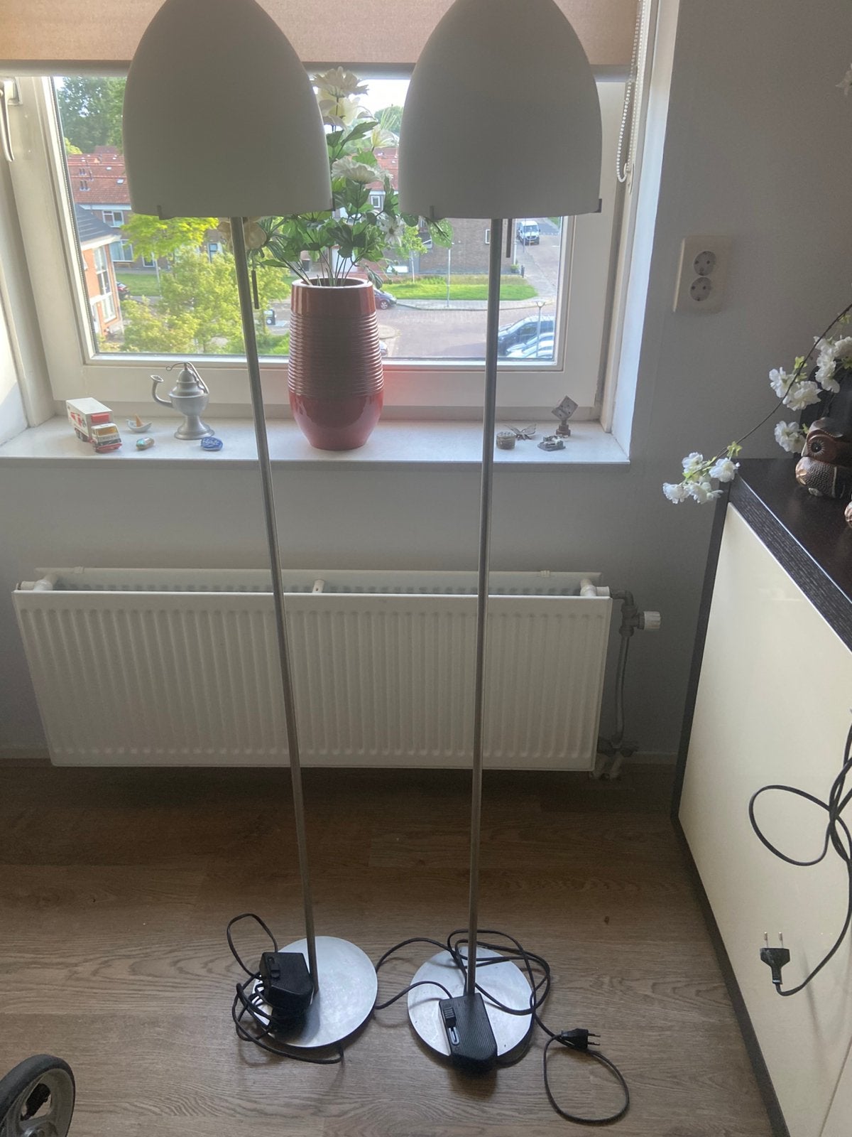Vloerlamp wit melkglas 140 cm hoog met dimmer, Huis en Inrichting, Lampen | Vloerlampen, Ophalen, Gebruikt, 100 tot 150 cm, Glas