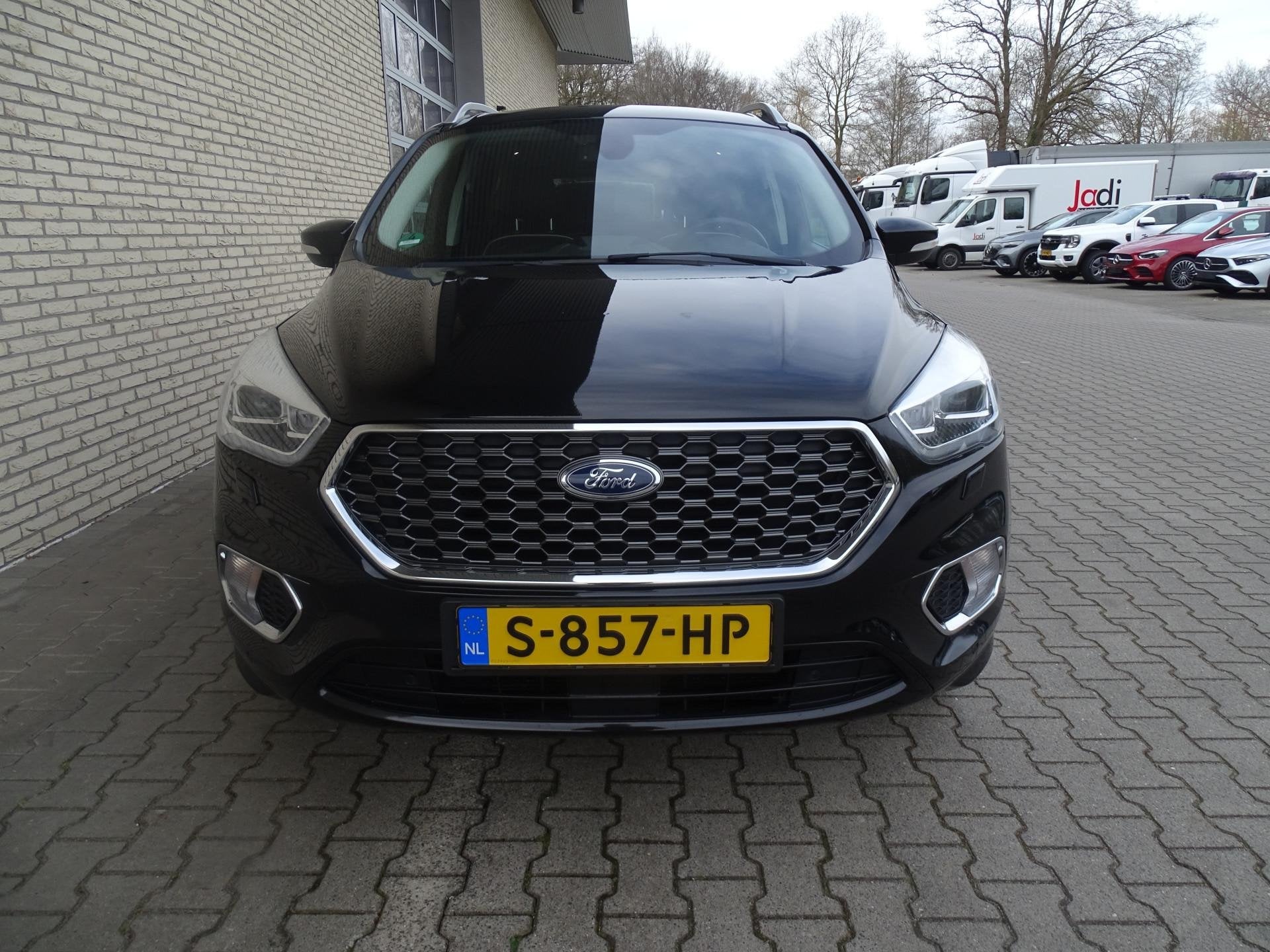 Ford Kuga 1.5 Turbo 150pk Vignale Automaat | Panoramadak | L, 12 maanden, Stof, 4 cilinders, Zwart
