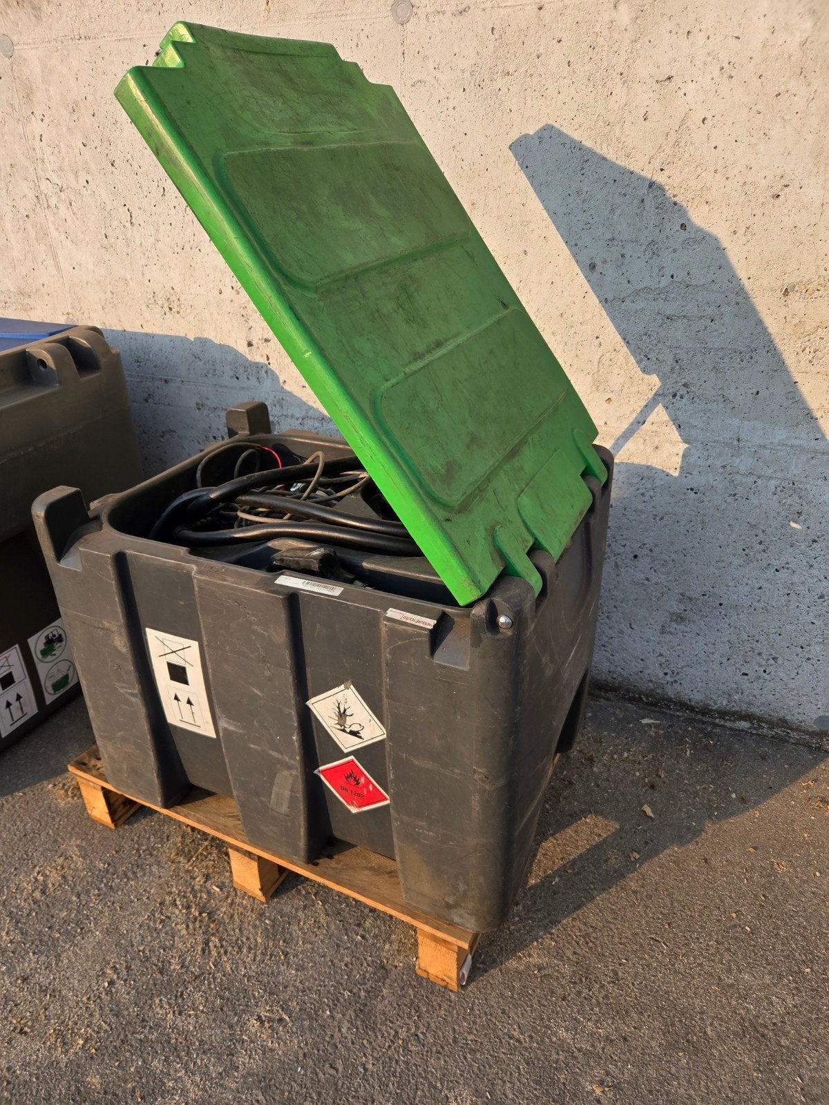 Mobiele kunststof dieseltank  200L met 12V pomp, Ophalen of Verzenden