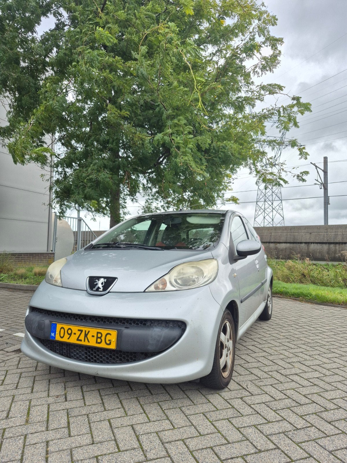 Peugeot 107 1.0 12V 5DR Grijs Urban mode [NAP], Auto's, Peugeot, Voorwielaandrijving, 4 stoelen, 68 pk, Origineel Nederlands