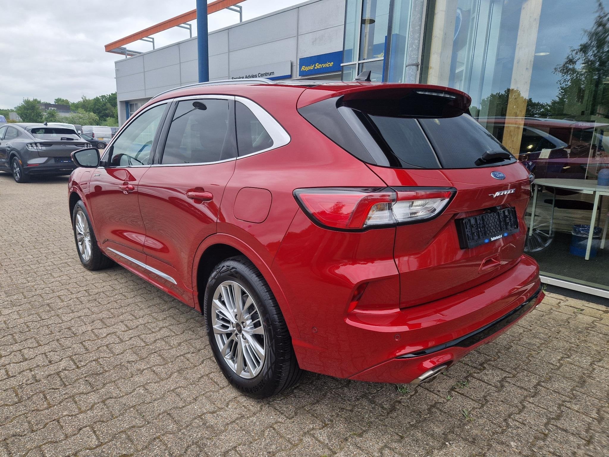 Ford Kuga 2.5 PHEV Vignale 29200 KM | Lederen bekleding | Wi, 14 kWh, Gebruikt, 4 cilinders, Lichtsensor