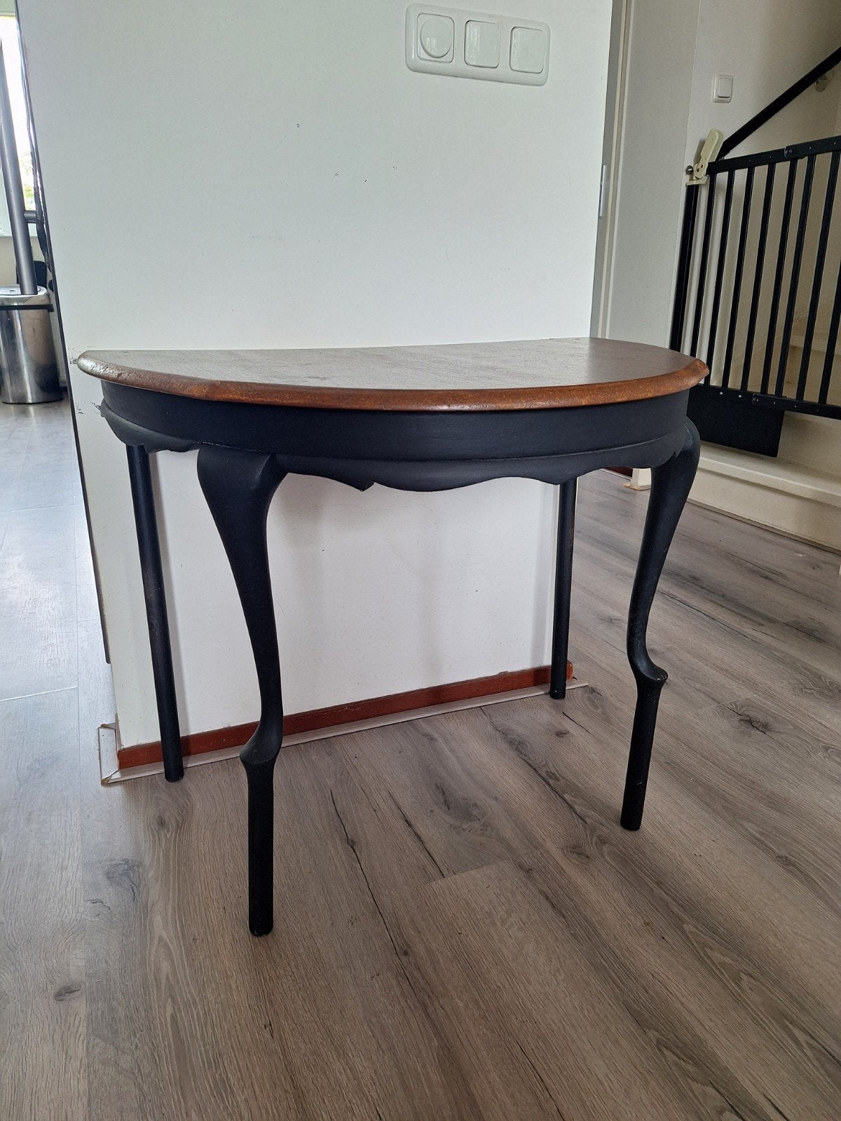 Halfronde bijzettafel / sidetable - Zwart met hout, Ophalen, Gebruikt, Klassiek, 75 cm of meer