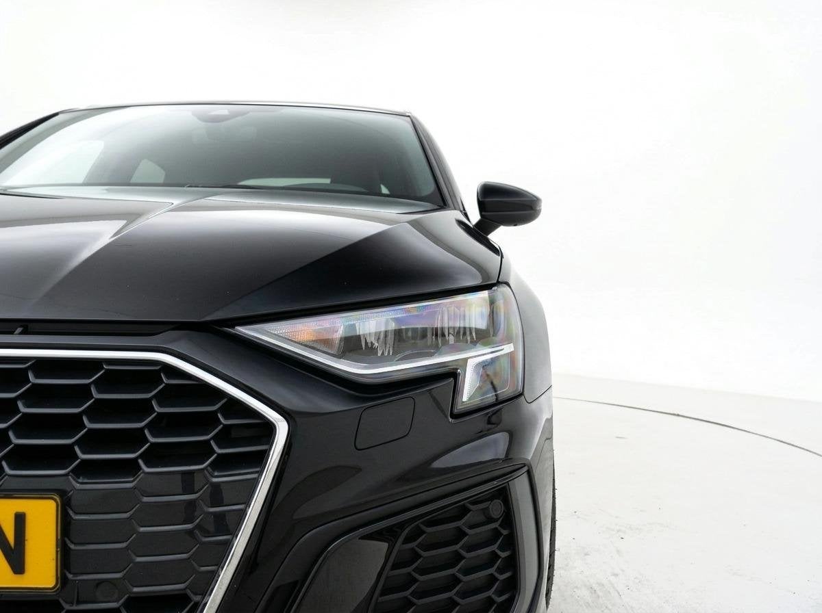 Audi A3 Sportback 35 TFSI Business edition S-LINE - TREKHAAK, Stof, 4 cilinders, Zwart, Bedrijf