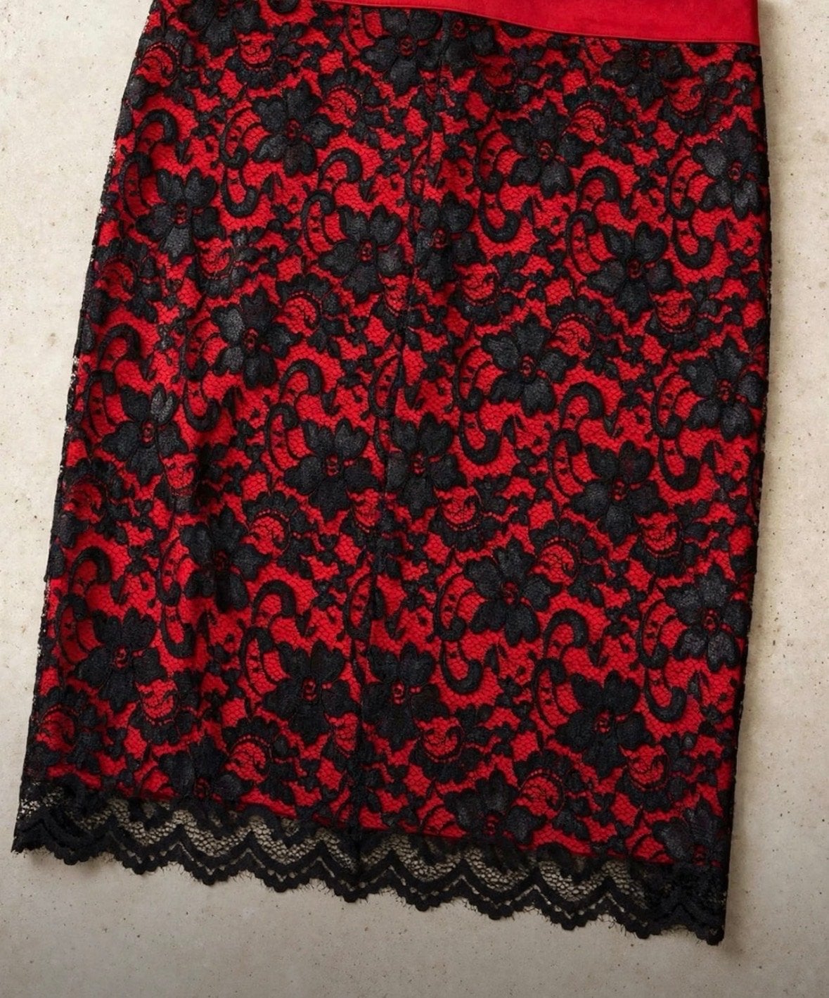 Zigga Kanten Rok Maat 46 - Rood met Zwart Kant, Kleding | Dames, Zwart, Maat 46/48 (XL) of groter, Ophalen of Verzenden, Zo goed als nieuw