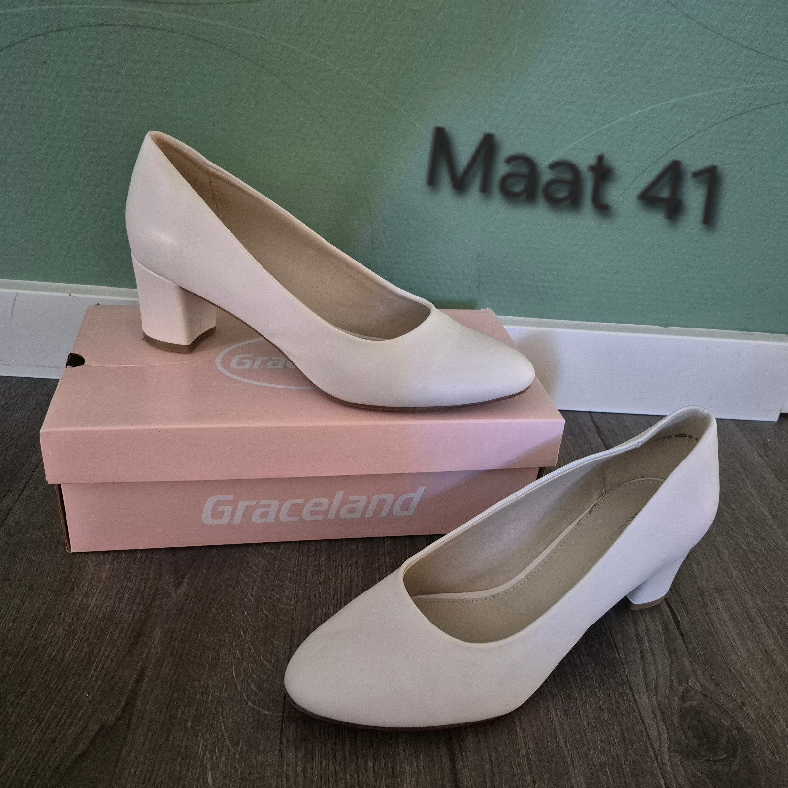 Schoenen hakschoenen beige trouwschoenen maat 41, Kleding | Dames, Ophalen of Verzenden, Zo goed als nieuw