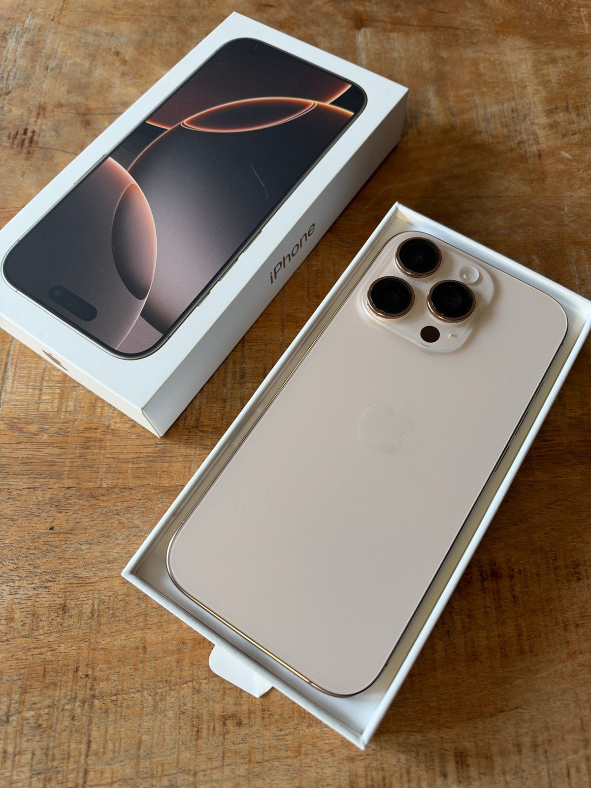Iphone 16 Pro 256 GB Desser Titanium