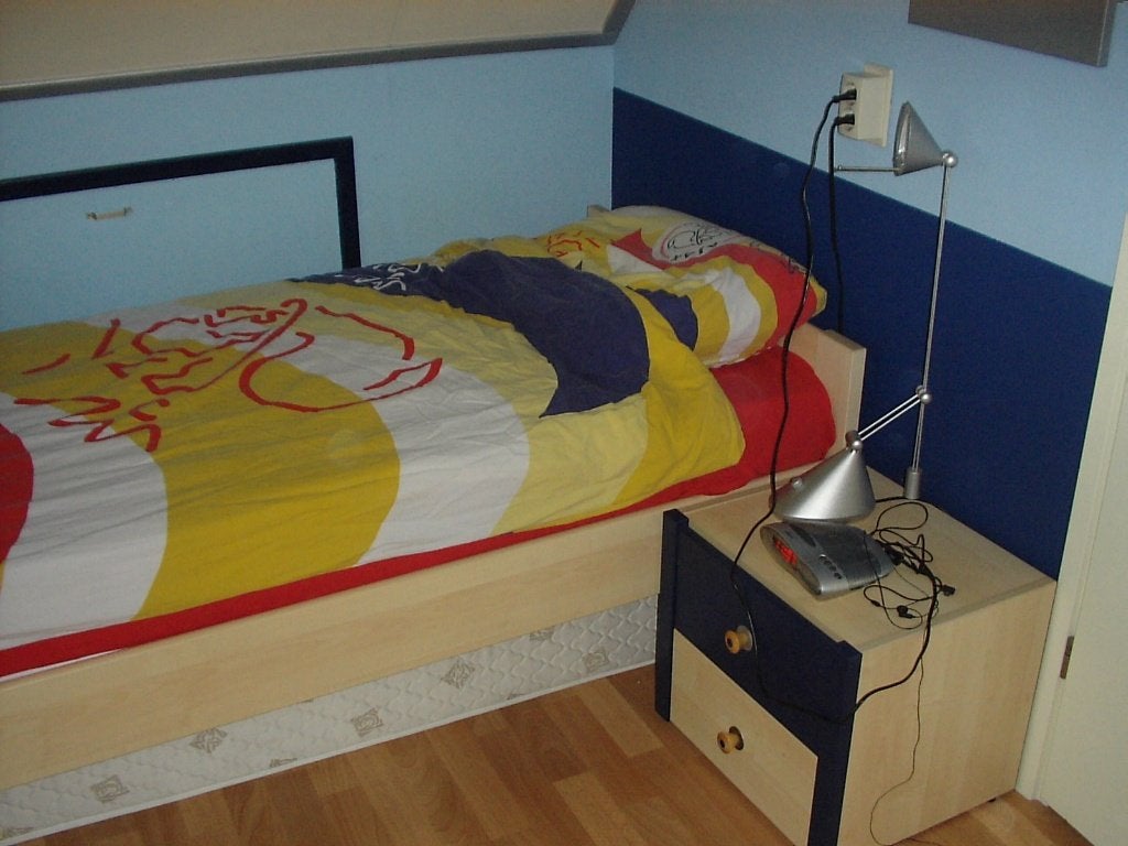 Bed + matras + nachtkastje, Ophalen, 90 cm, Eenpersoons, Wit