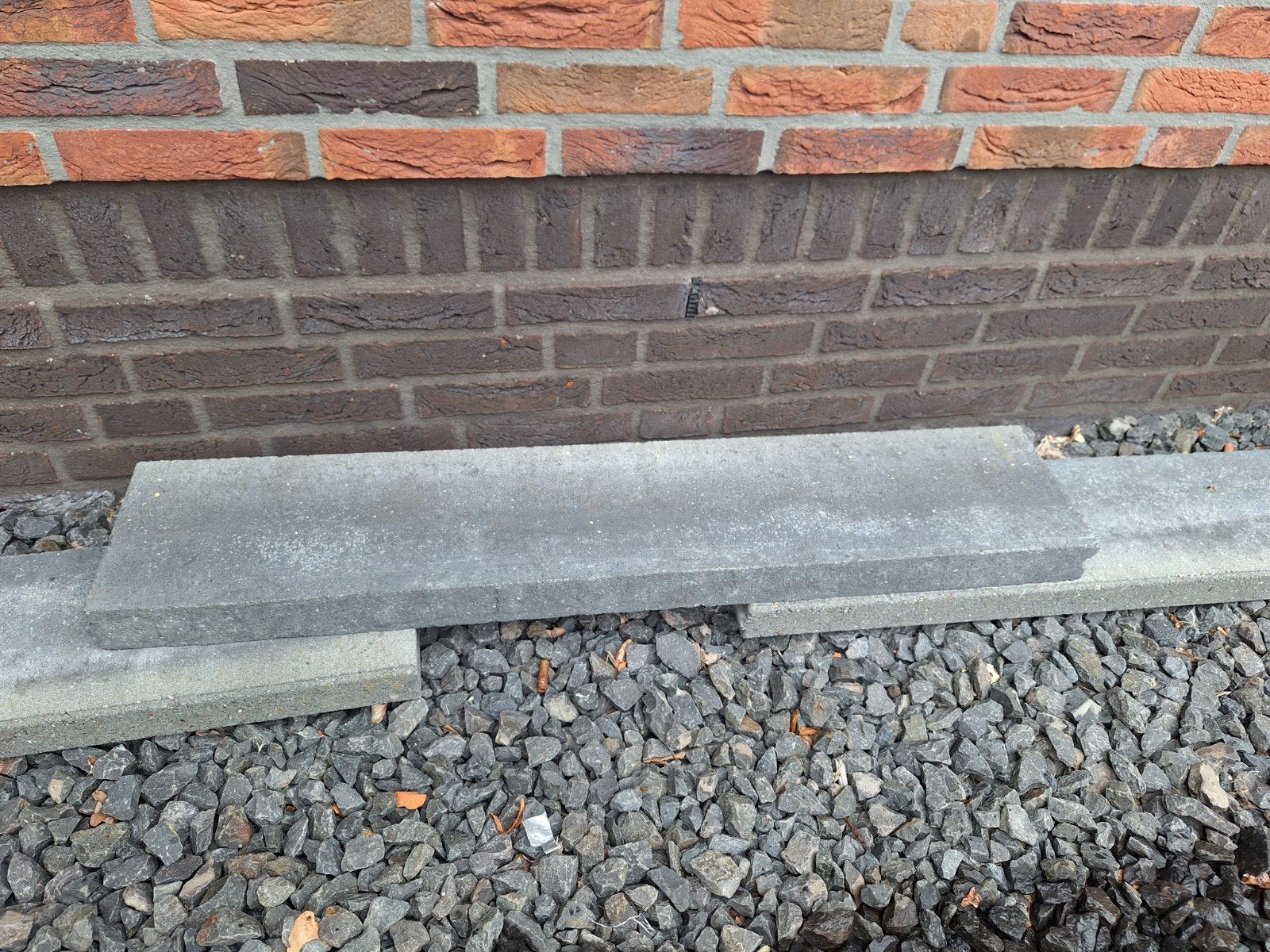 Gebruikte en nieuwe grijze opsluitbanden voor tuin of oprit, Tuin en Terras, Grind, Keien en Split, Ophalen, Overige materialen