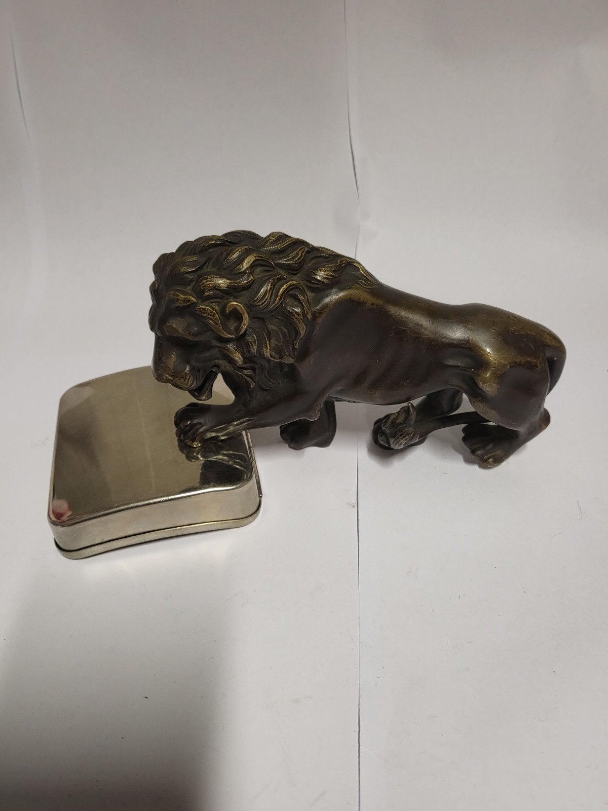 Antiek bronzen leeuwenbeeldje Beeldje mist sokkel, Antiek en Kunst, Ophalen of Verzenden, Brons