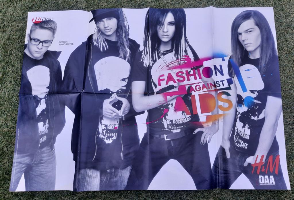 Grote Poster Hitkrant 2009 H&M Tokio Hotel / N.E.R.D., Ophalen of Verzenden, Gebruikt, A1 t/m A3, Muziek