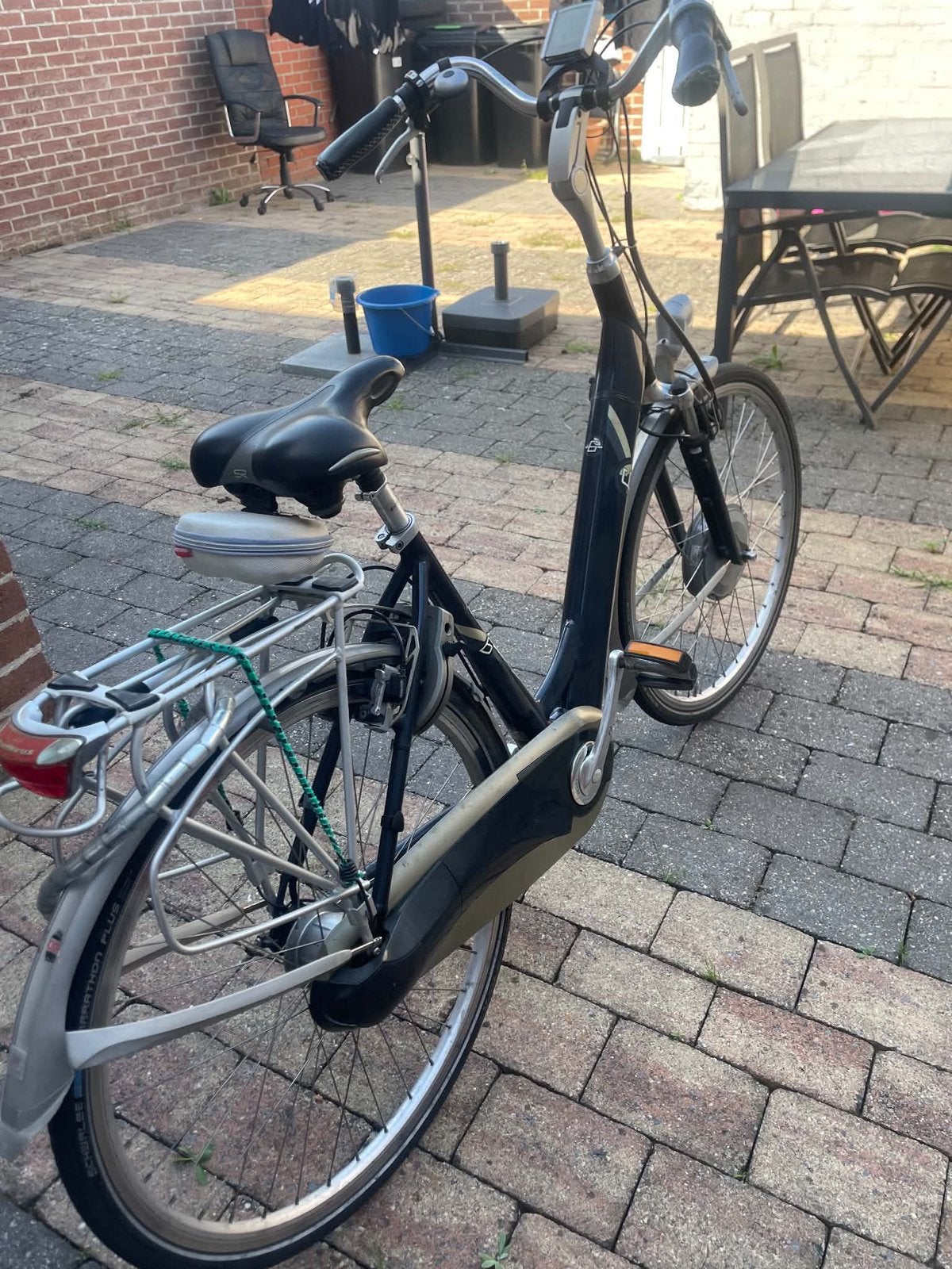 Foto 6 van Electrische dames fiets batavus 28 inch 8 versnelingen