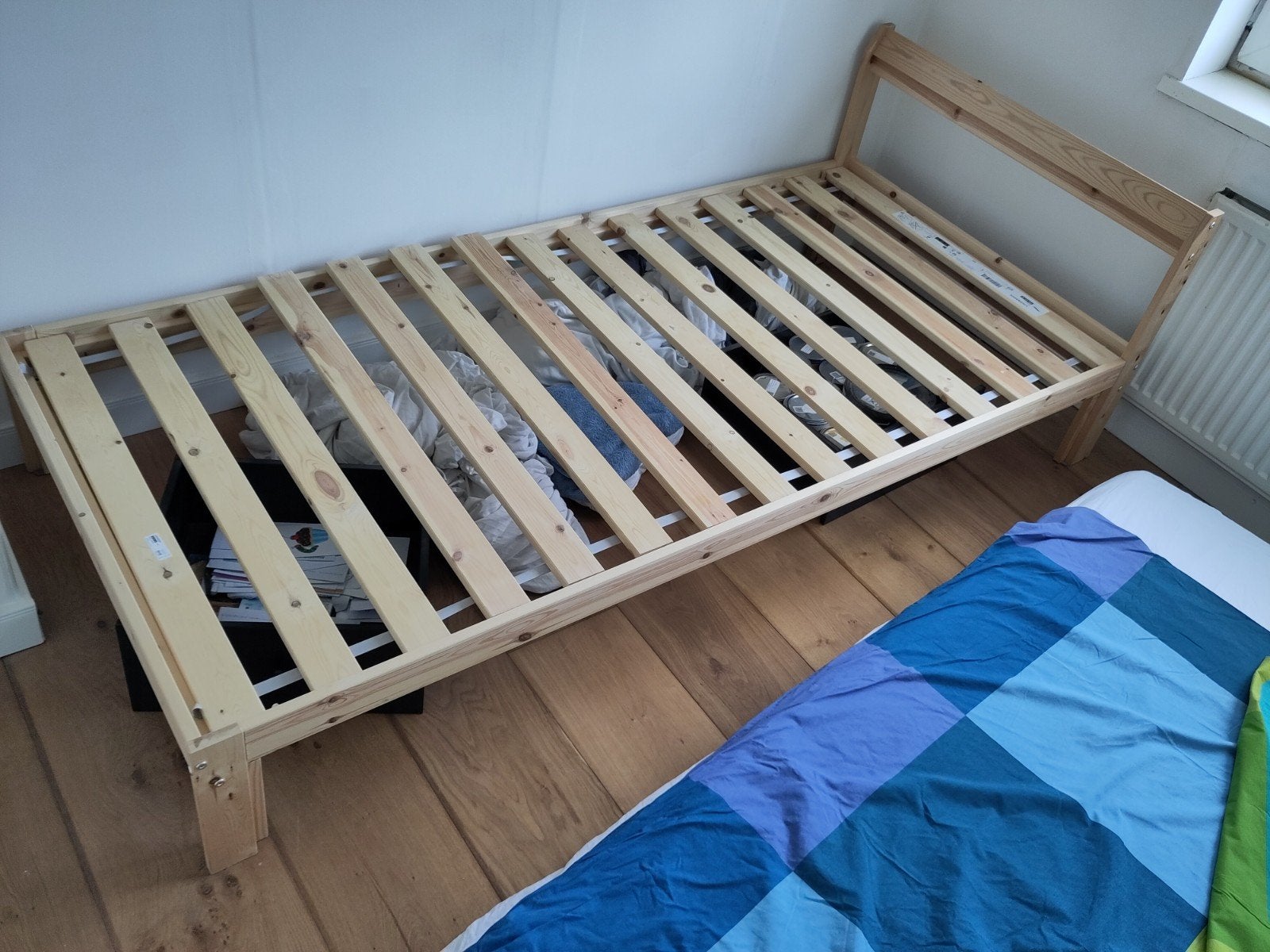 IKEA Neiden eenpersoonsbed met Lüroy lattenbodem, Ophalen, 90 cm, Eenpersoons, Beige