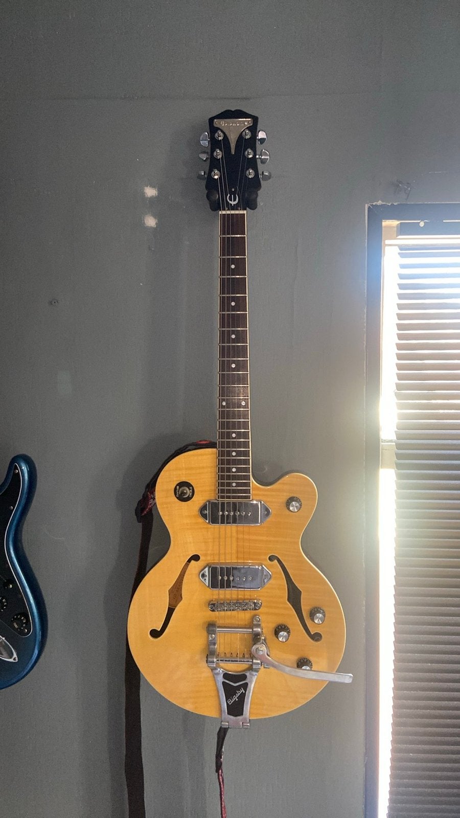 Epiphone Wilkat uit Korea met koffer, Ophalen, Semi-solid body, Gebruikt, -