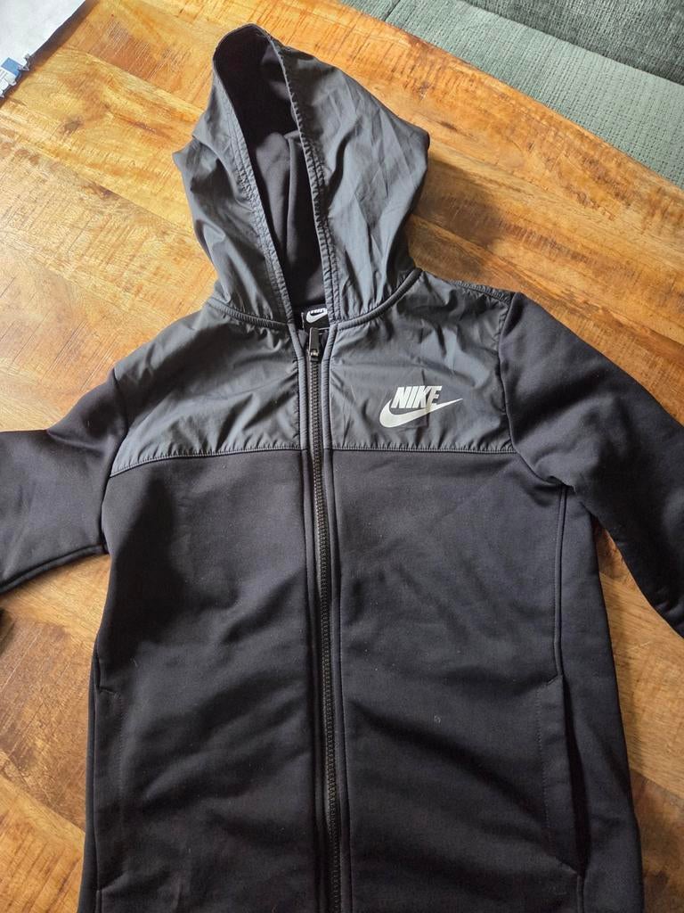 Nike trainingspak voor kinderen (maat L, 147-158 cm), Kinderen en Baby's, Kinderkleding | Maat 152, Gebruikt, Jongen of Meisje