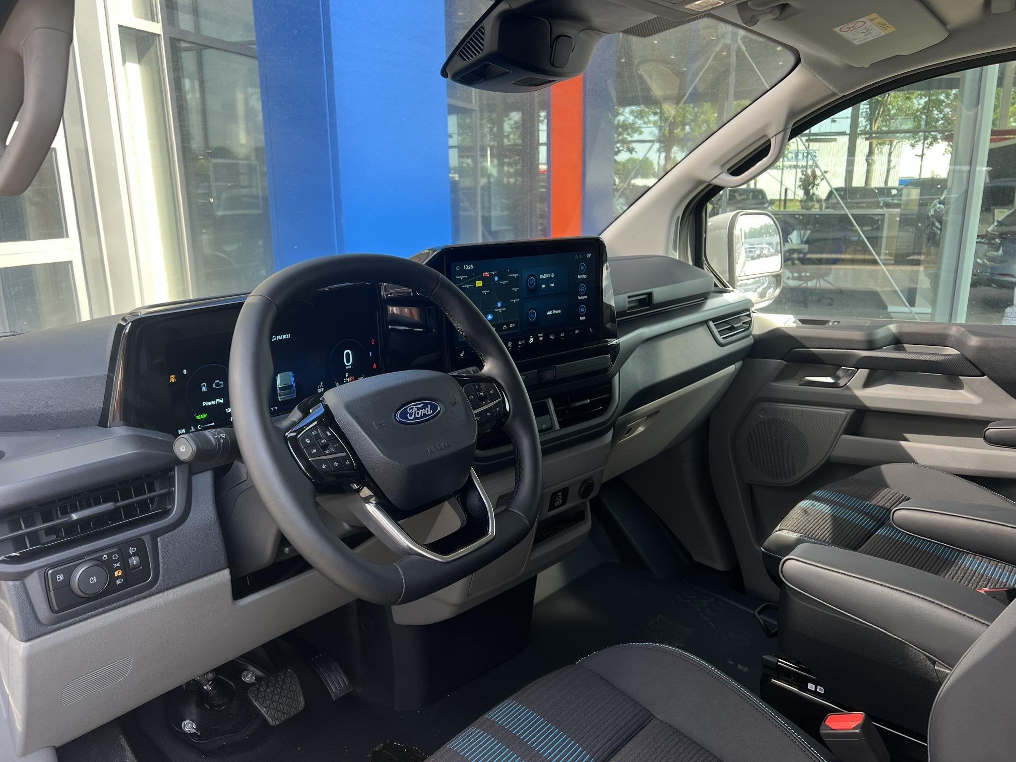 Ford Transit Custom 320 2.5 PHEV L2H1 Sport Trekhaak inklapb, Auto's, Bestelauto's, 12 maanden, 4 cilinders, Bedrijf, Nieuw