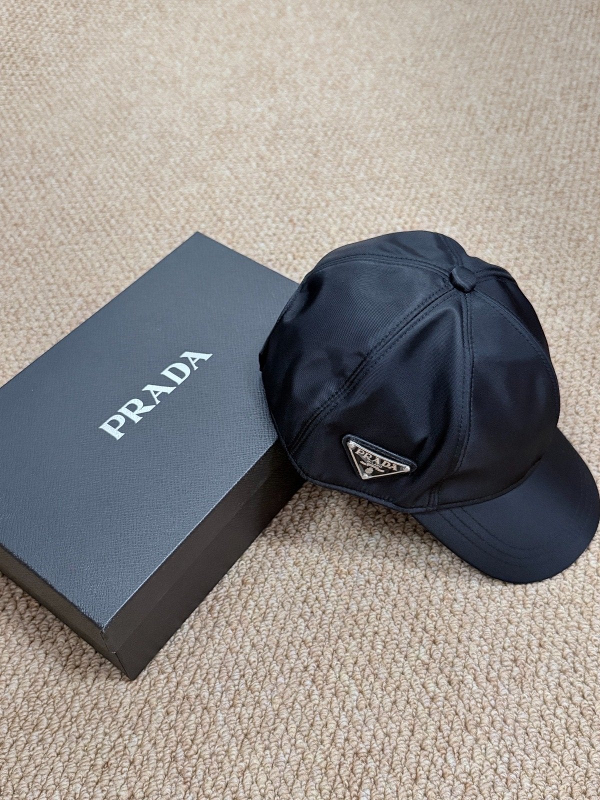 Prada pet met originele doos en labels, Kleding | Heren, Verzenden, Nieuw, Prada, Pet