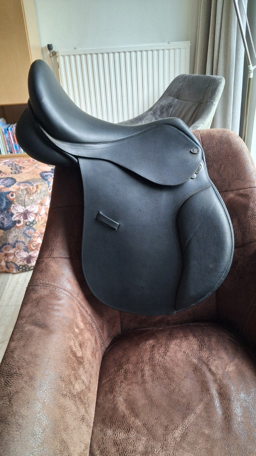Waldhausen veelzijdigheidszadel comfy  17.5 inch, Dieren en Toebehoren, Paarden en Pony's | Zadels, Ophalen of Verzenden, Zo goed als nieuw