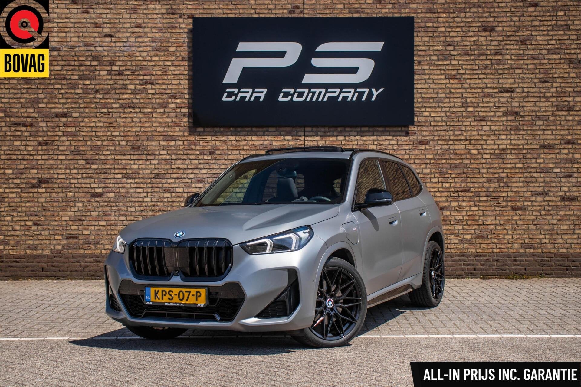 BMW X1 xDrive30e M-Sport, Full Option, Fabrieksgarantie, H&K, Auto's, 12 maanden, Gebruikt, Zwart, Bedrijf