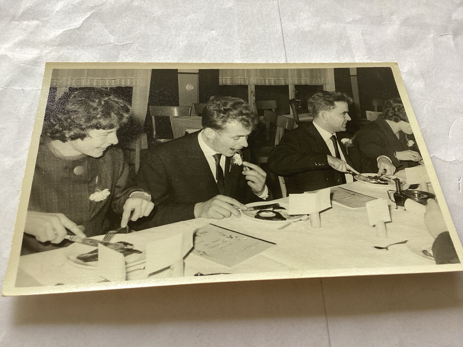 En Enschede foto: Feestelijk diner, Foto Spanjers, 1960 tot 1980, Gebruikt, Foto, Ophalen of Verzenden