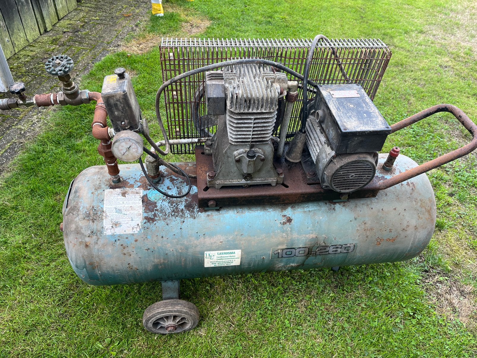 Compressor en lucht gereedschap, Ophalen, Zo goed als nieuw, Minder dan 200 liter/min