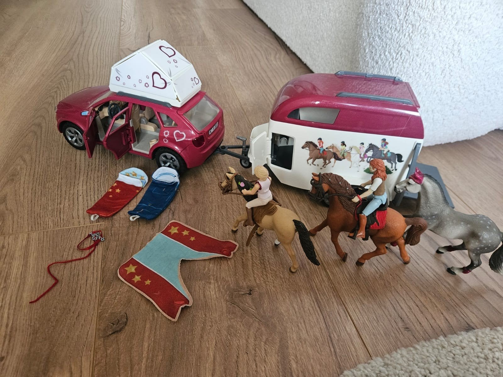 Schleich auto, trailer en tent set, Ophalen of Verzenden, Zo goed als nieuw