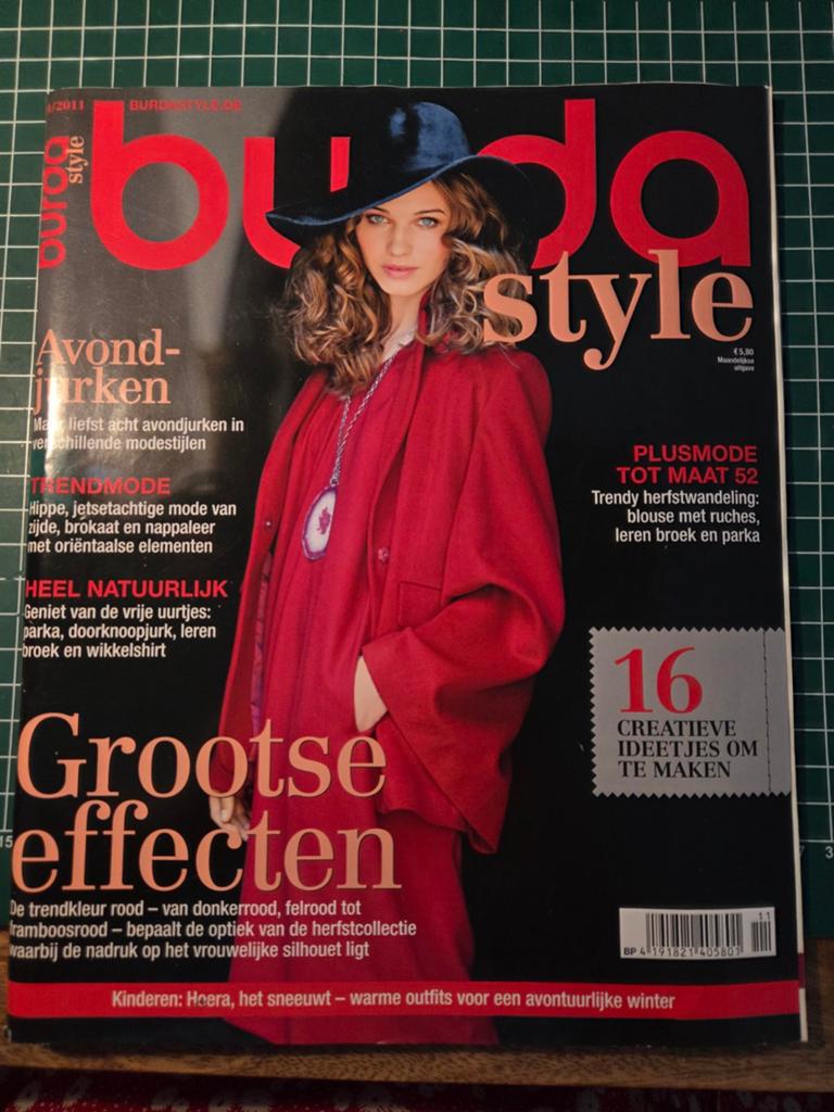 Burda Style Naaitijdschrift - Editie 11/2011, Vrouw, Overige typen, Gebruikt, Burda