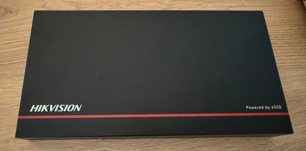 Hikvision 8 Channel DS-E08NI-Q1/8P with 1TB Envr and PoE, Ophalen of Verzenden, (Video)band