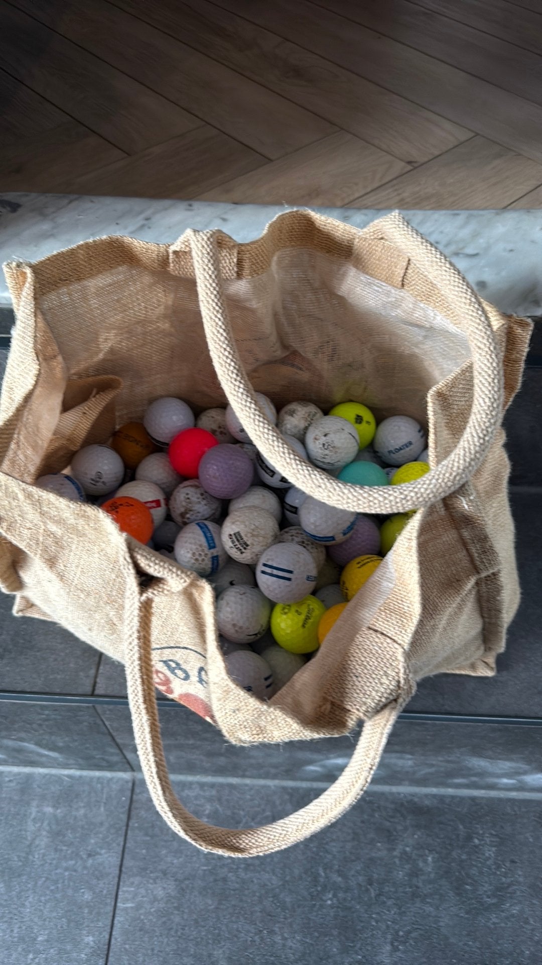 Gebruikte golfballen -  rond de 100 stuks, Sport en Fitness, Golf, Ophalen, Zo goed als nieuw, Bal(len)