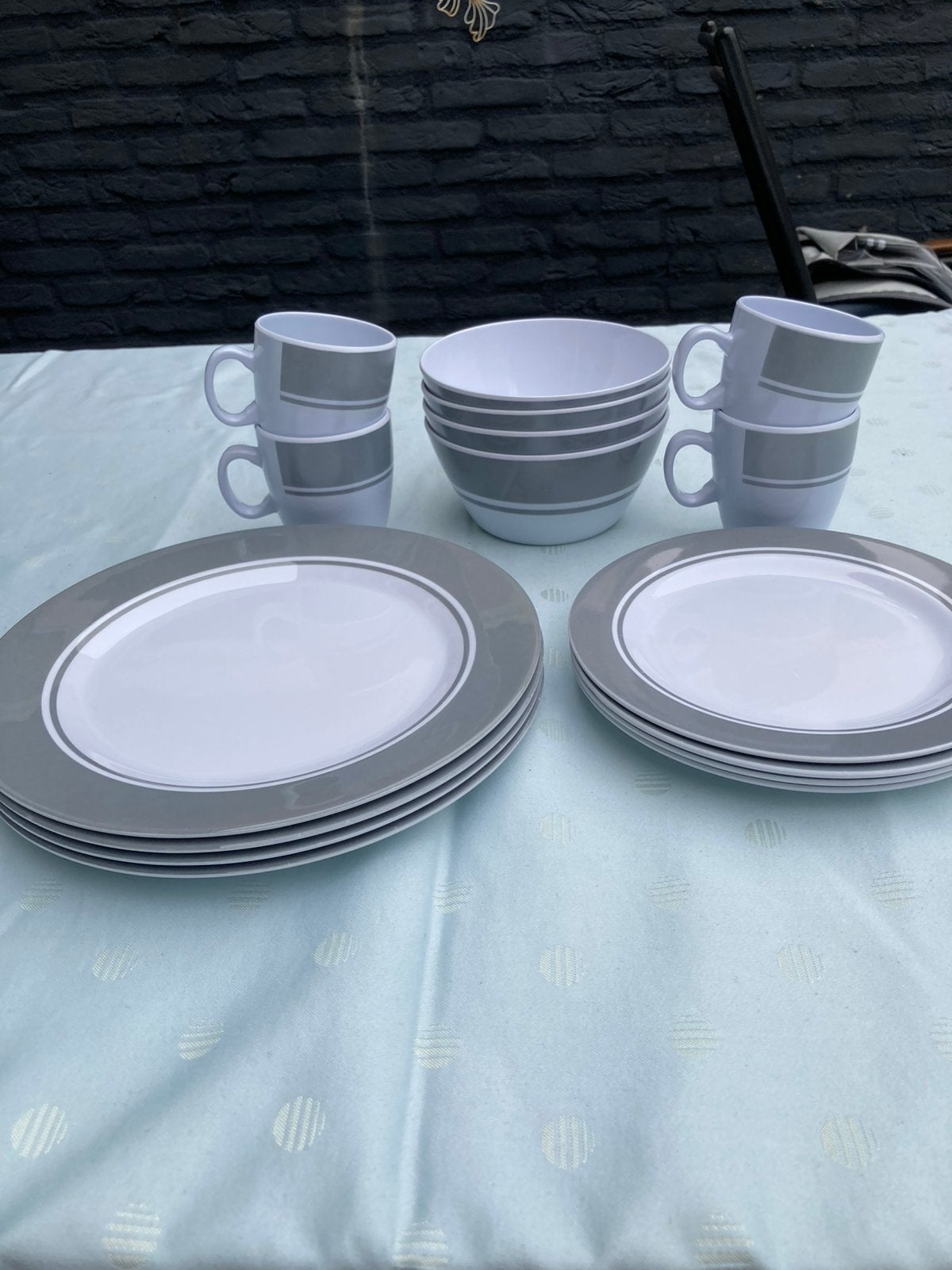 Servies set melamine 16-delig, Ophalen, Gebruikt