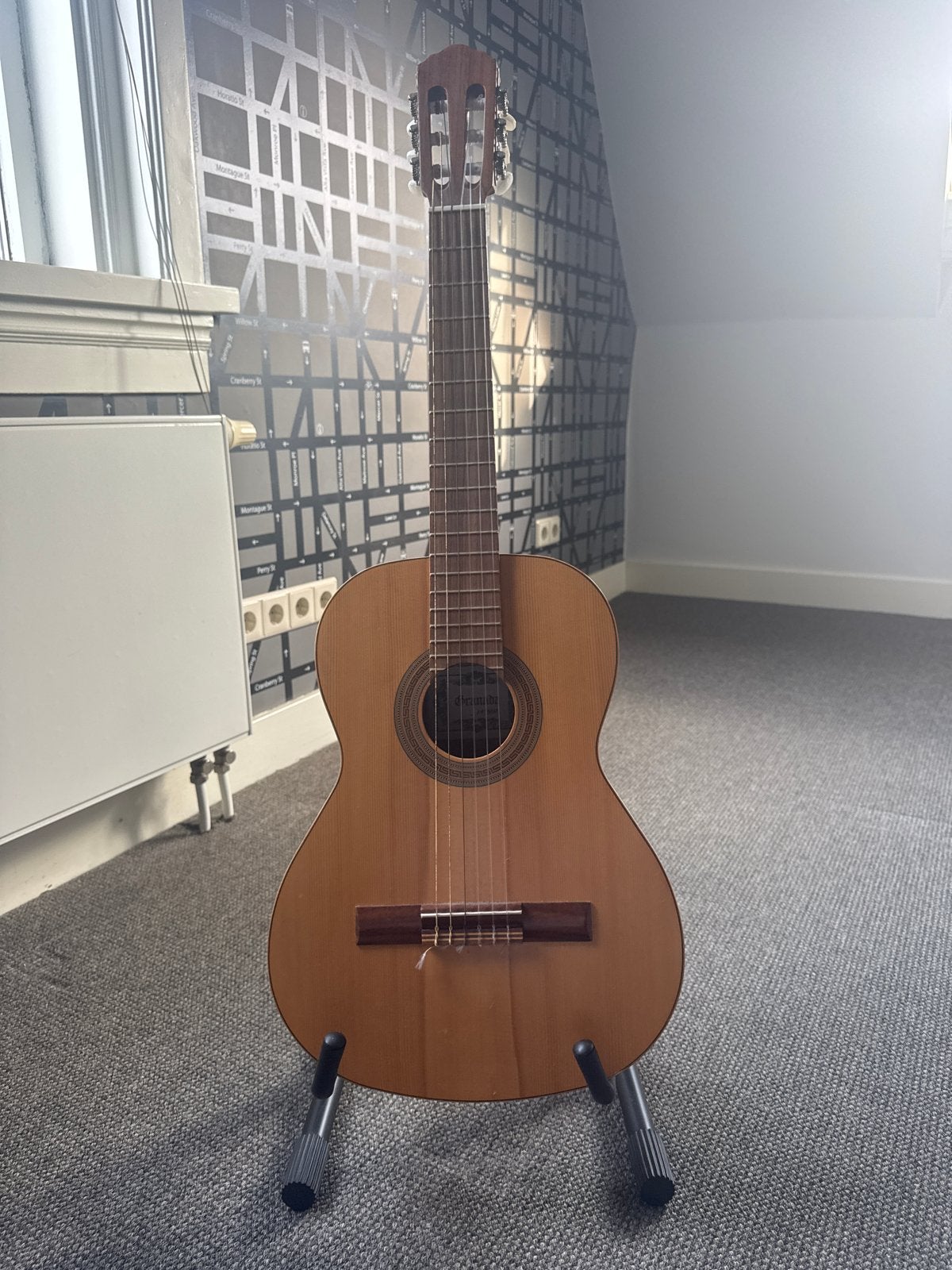 Granada kindergitaar - Ideaal voor beginners met standaard, Ophalen of Verzenden, Gebruikt, Klassieke of Spaanse gitaar