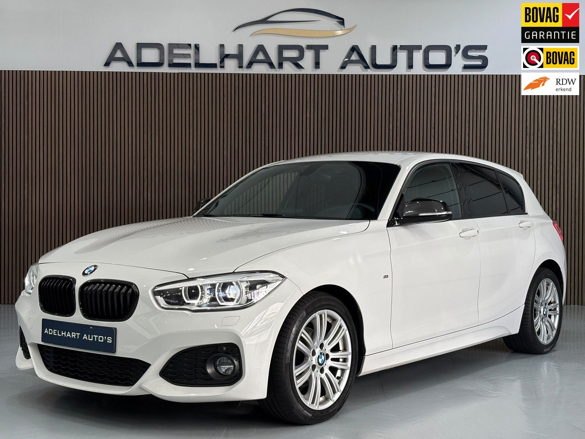 BMW 1-serie 118i Centennial High Executive M-sport Automaat, Gebruikt, Alcantara, Wit, Bedrijf