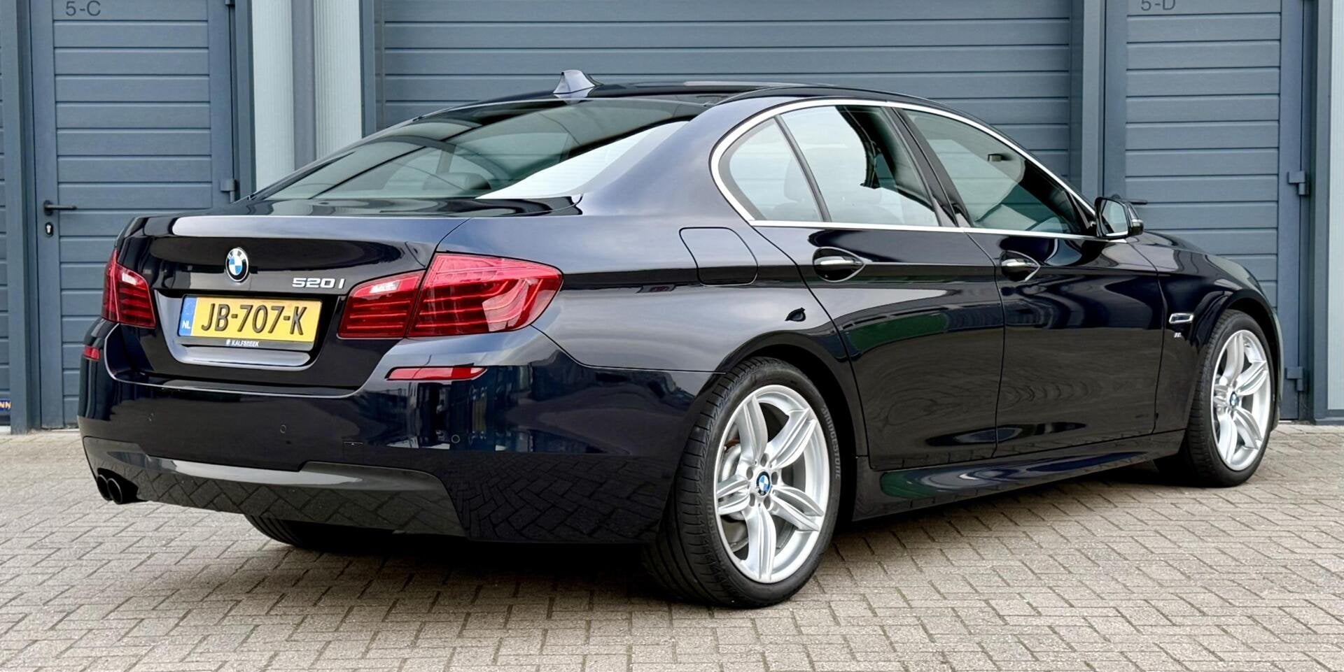 BMW 5-serie F10 520i 184pk High Executive | M SPORT | Automa, Auto's, Automaat, Dealer onderhouden, Achterwielaandrijving, Gebruikt