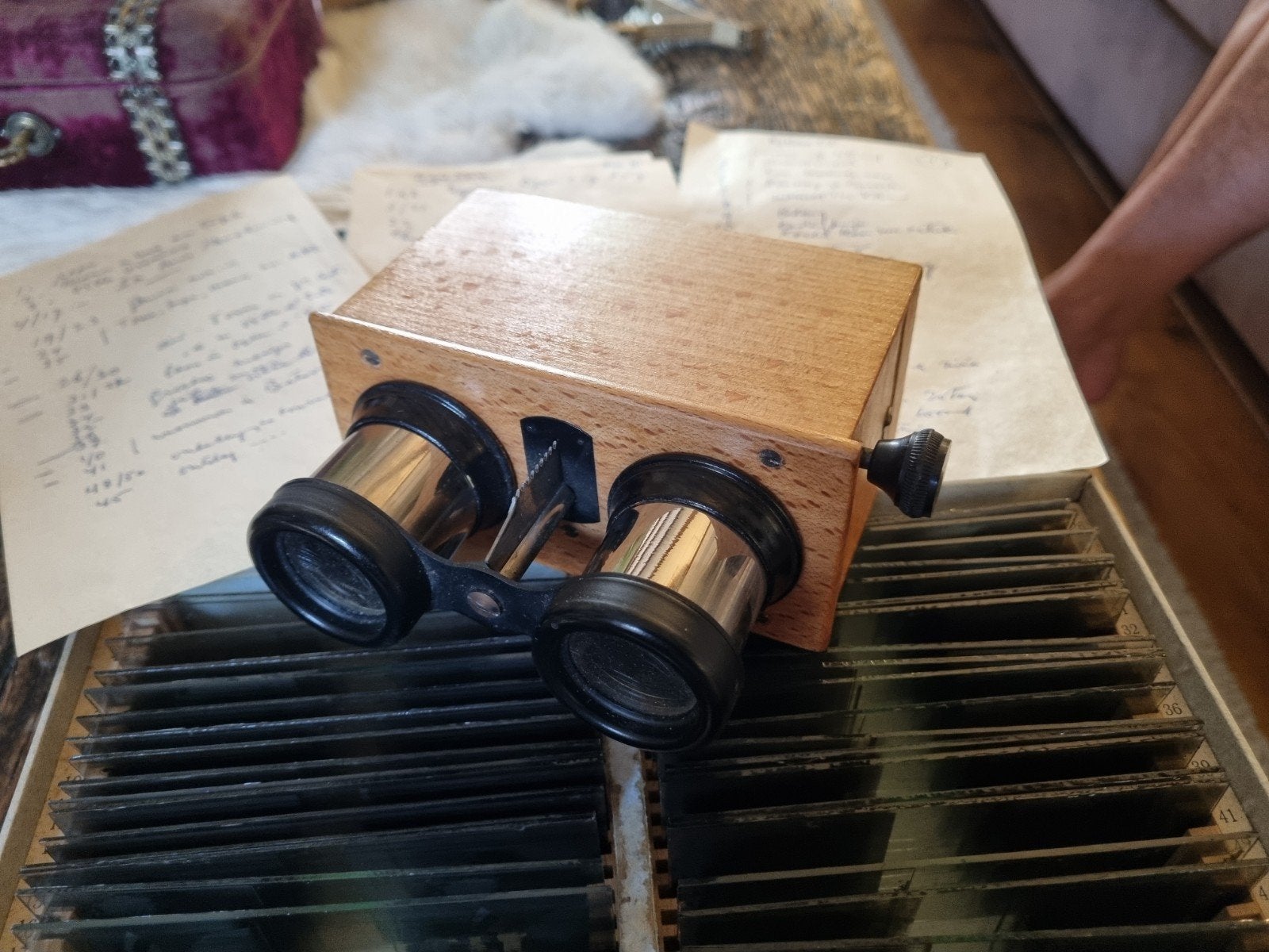 antieke houten stereoscoop met 4 dozen glas negatieven, Verzamelen, Fotografica en Filmapparatuur, Ophalen of Verzenden, Voor 1940