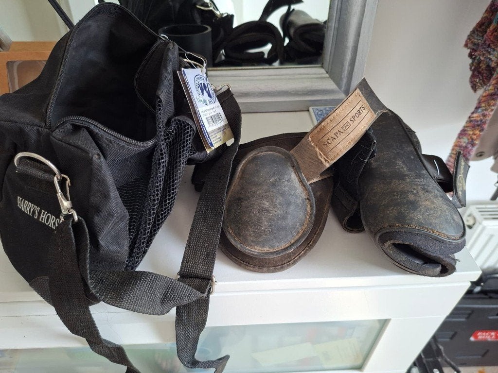Harry’s Horse tas + beenbeschermers, Ophalen of Verzenden