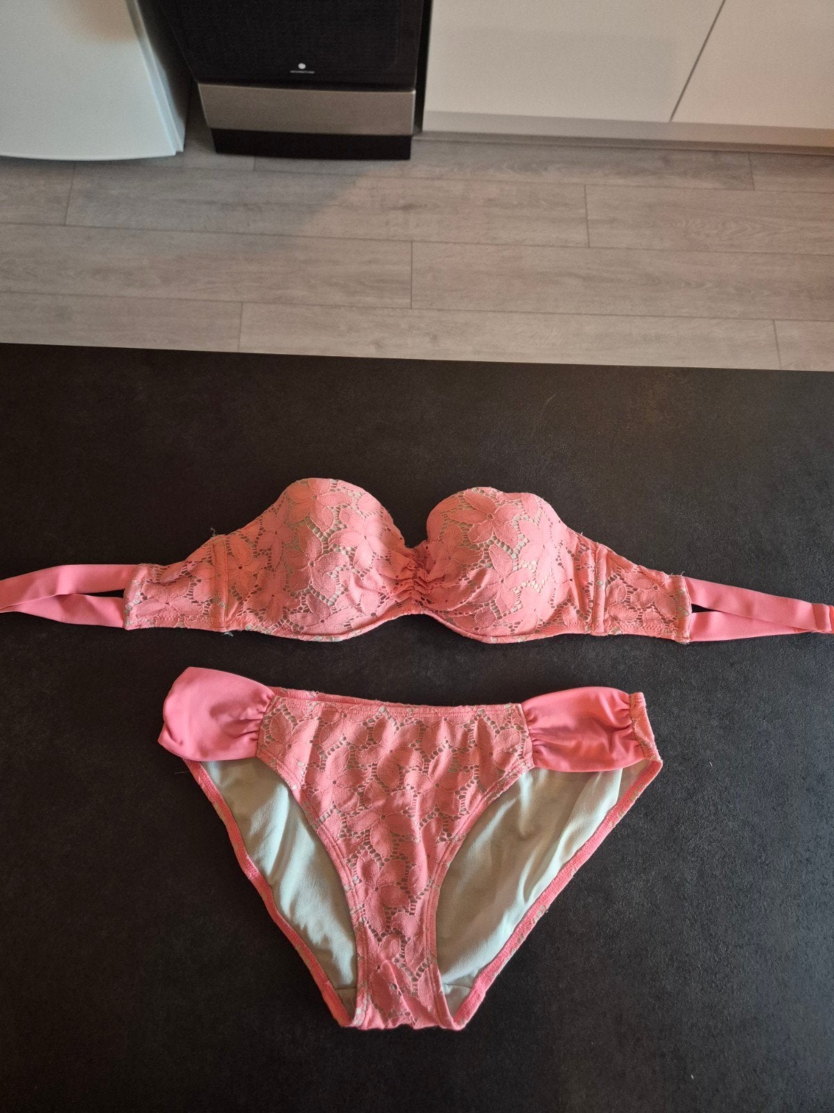 Roze strapless bikini Hunkemöller, Kleding | Dames, Badmode en Zwemkleding, Ophalen of Verzenden, Roze, Bikini, Hunkemöller