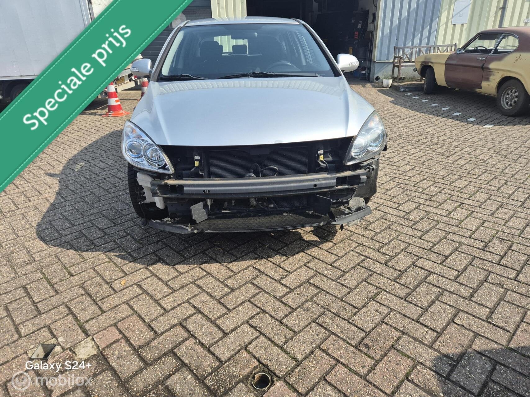 Hyundai i30 1.6i i-Motion Business TEKST LEZEN MOTOR DEFECT, Voorwielaandrijving, Euro 5, Stof, Gebruikt