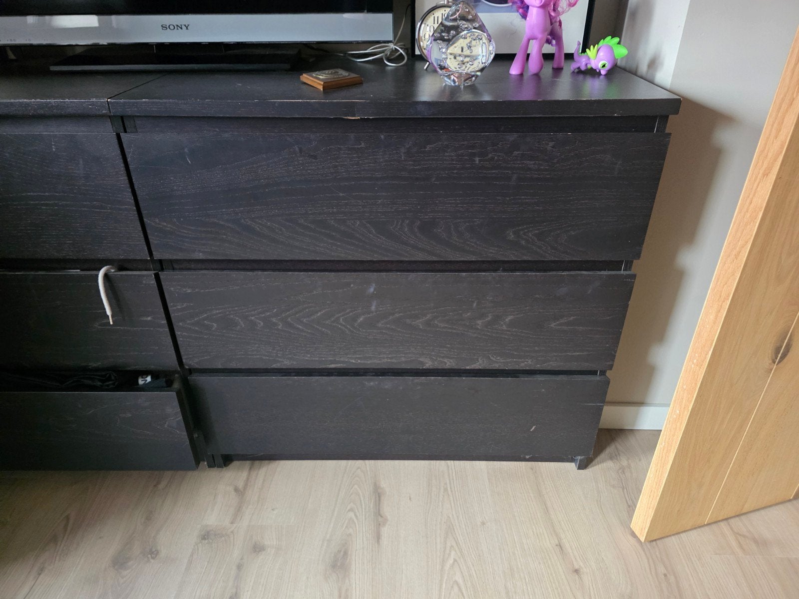 Zwart dressoir met lades - Gebruikt, Huis en Inrichting, Kasten | Dressoirs, Ophalen, Gebruikt, 100 tot 150 cm, 25 tot 50 cm