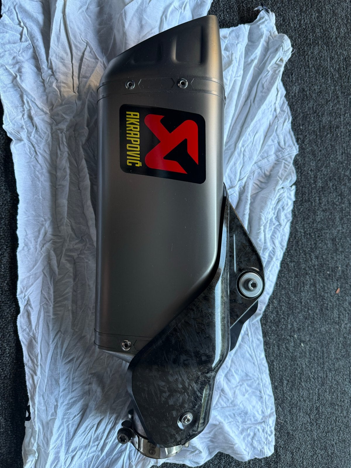 Akrapovic Slip-on MT10(SP), Motoren, Ophalen of Verzenden, Gebruikt