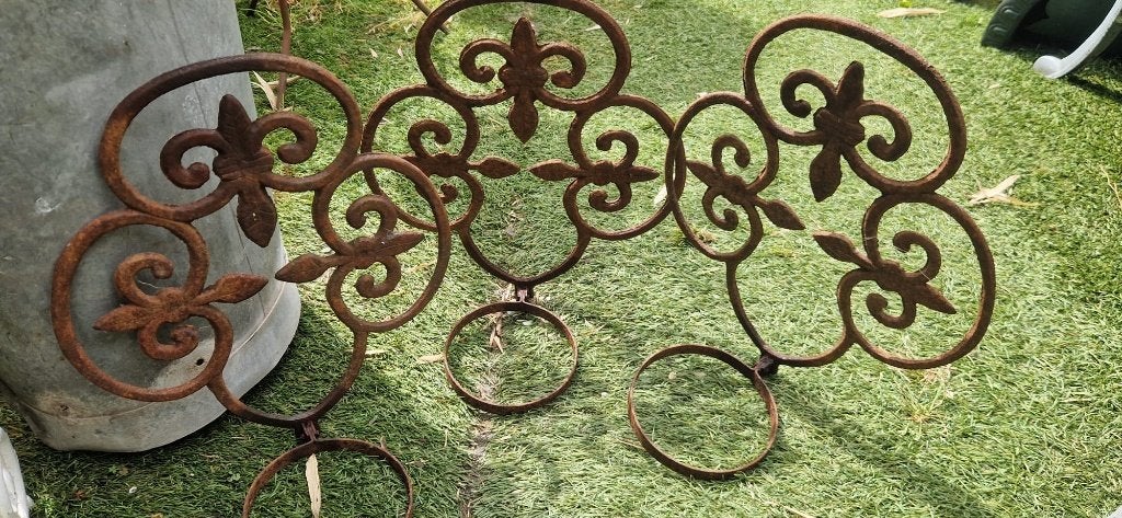 3 sierlijke gietijzeren plantenhangers met ring (brocante), Tuin en Terras, Ophalen of Verzenden, Gebruikt