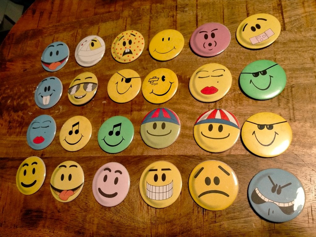 Smiley hippie 80's vintage buttons button smile gezicht, Verzamelen, Ophalen of Verzenden, Gebruikt, Overige onderwerpen