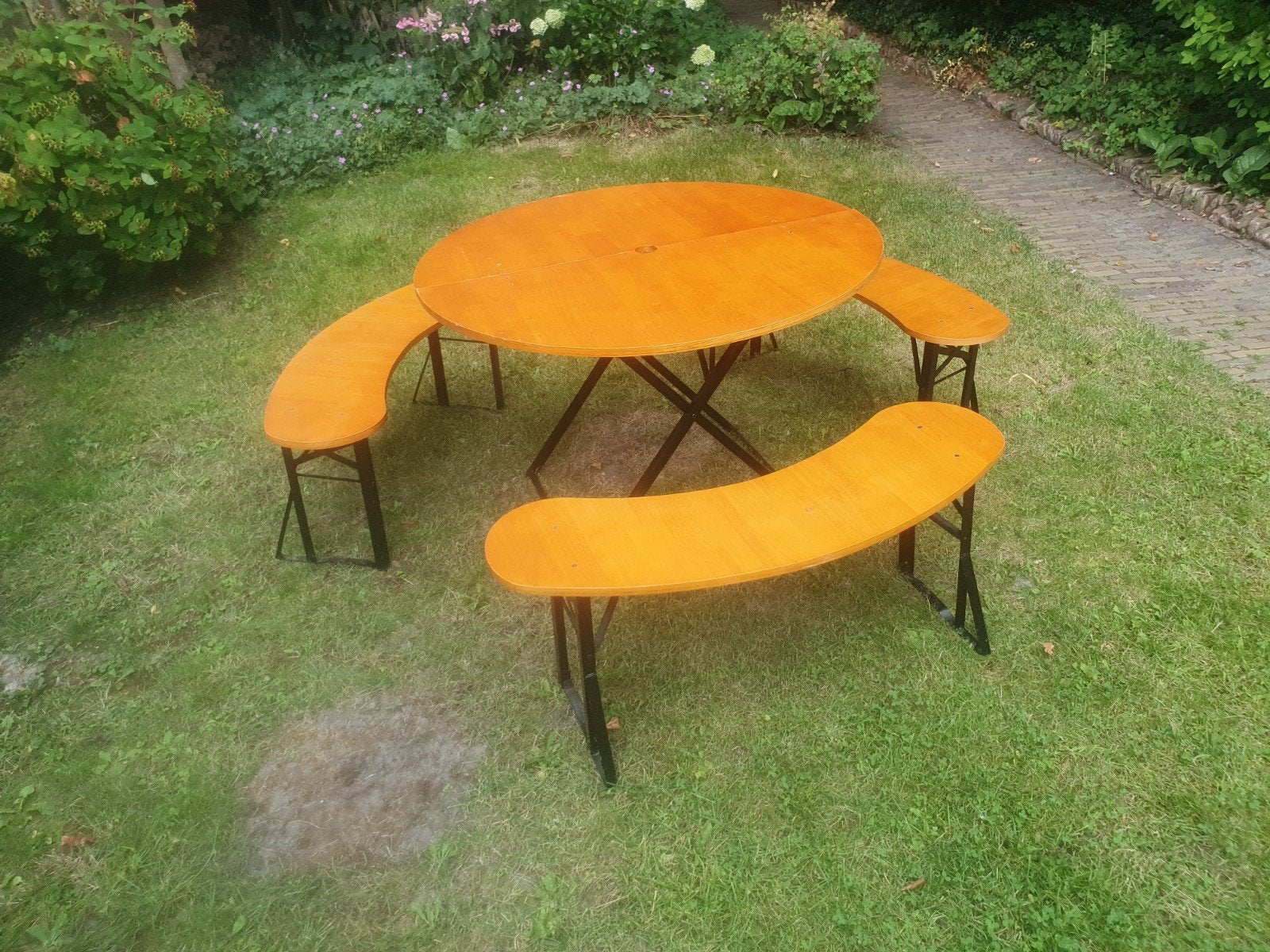 ronde picknicktafel met bankjes opklapbaar biertafel, Ophalen of Verzenden, Gebruikt, Rond, Hout