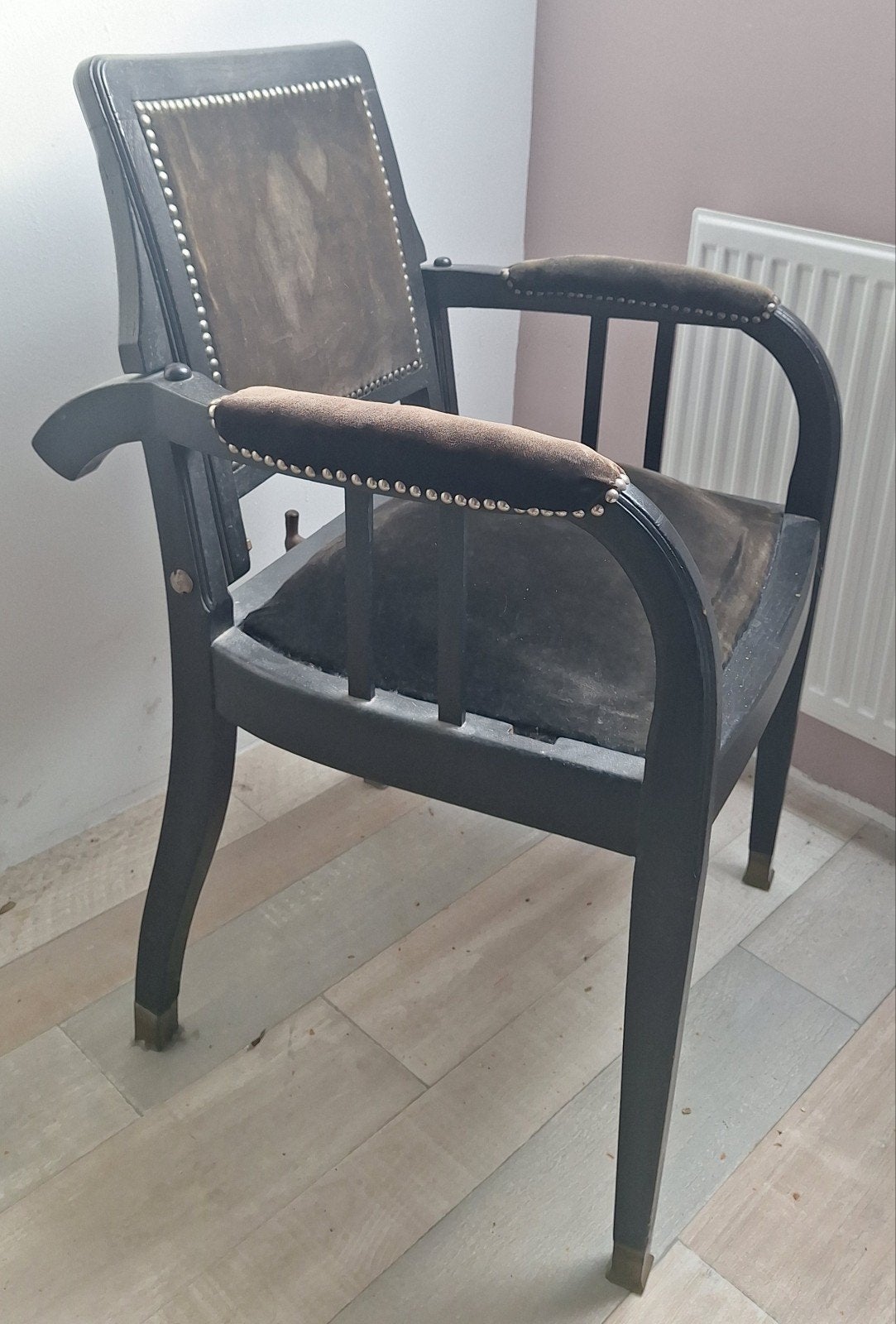 Antieke houten stoel met stoffen bekleding, Ophalen