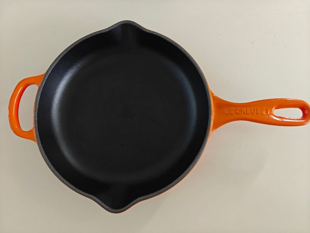 Le Creuset Skillet Signature - Kersenrood - Ø 23 cm, Ophalen, Zo goed als nieuw, Gietijzer
